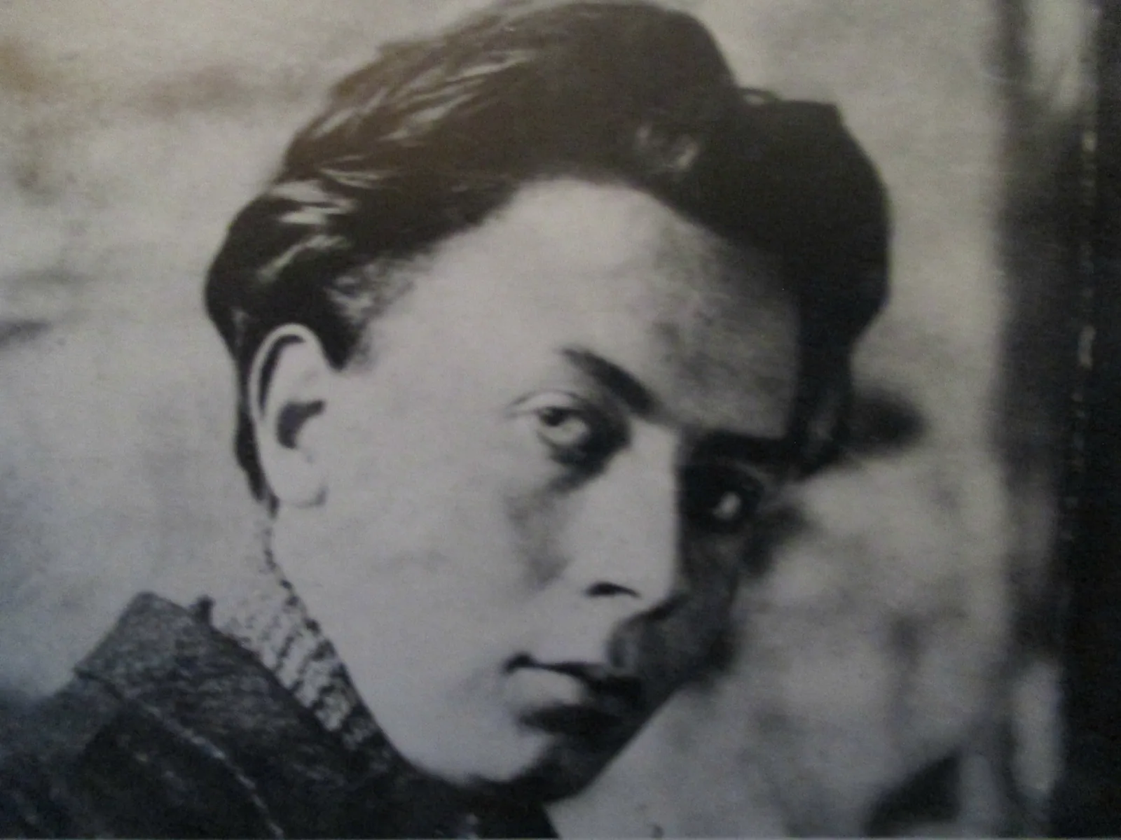Portrait photographique en noir et blanc de Robert Delaunay, probablement pris vers 1912.